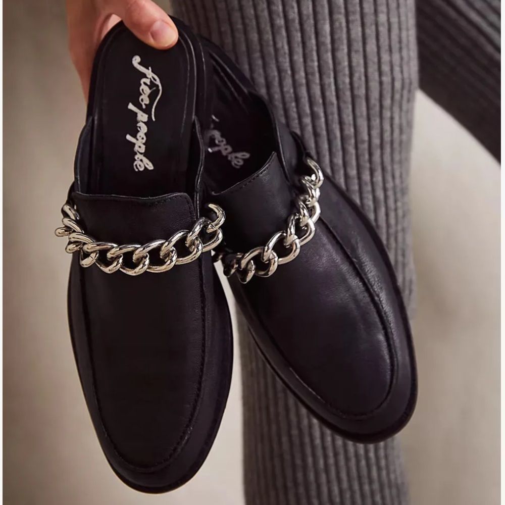 NWOT Free People Vida Black Leather Silver Chunky Link Chain Mules Sz 39.5